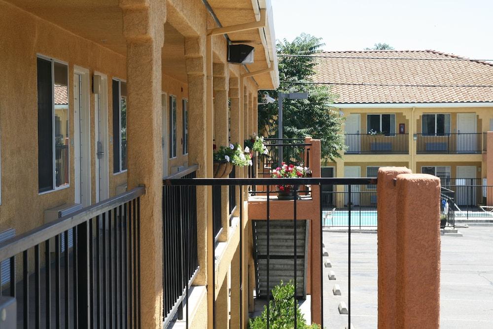 Econo Lodge Inn & Suites Lodi - Wine Country Area Luaran gambar