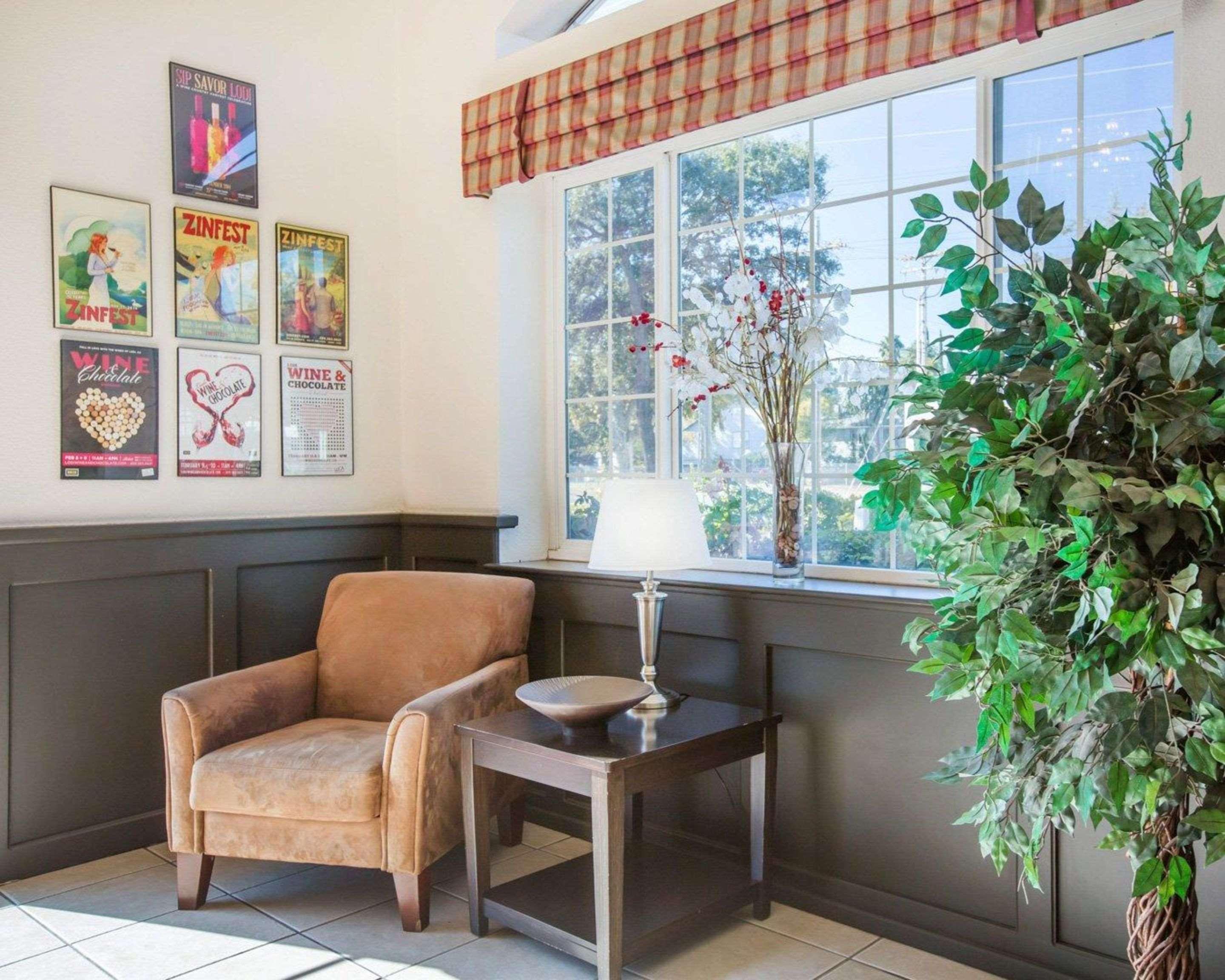 Econo Lodge Inn & Suites Lodi - Wine Country Area Luaran gambar